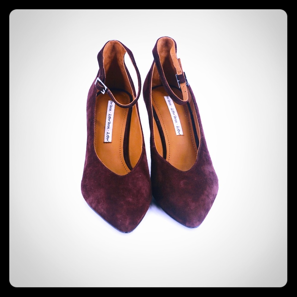 Suede pointed toe heels 38